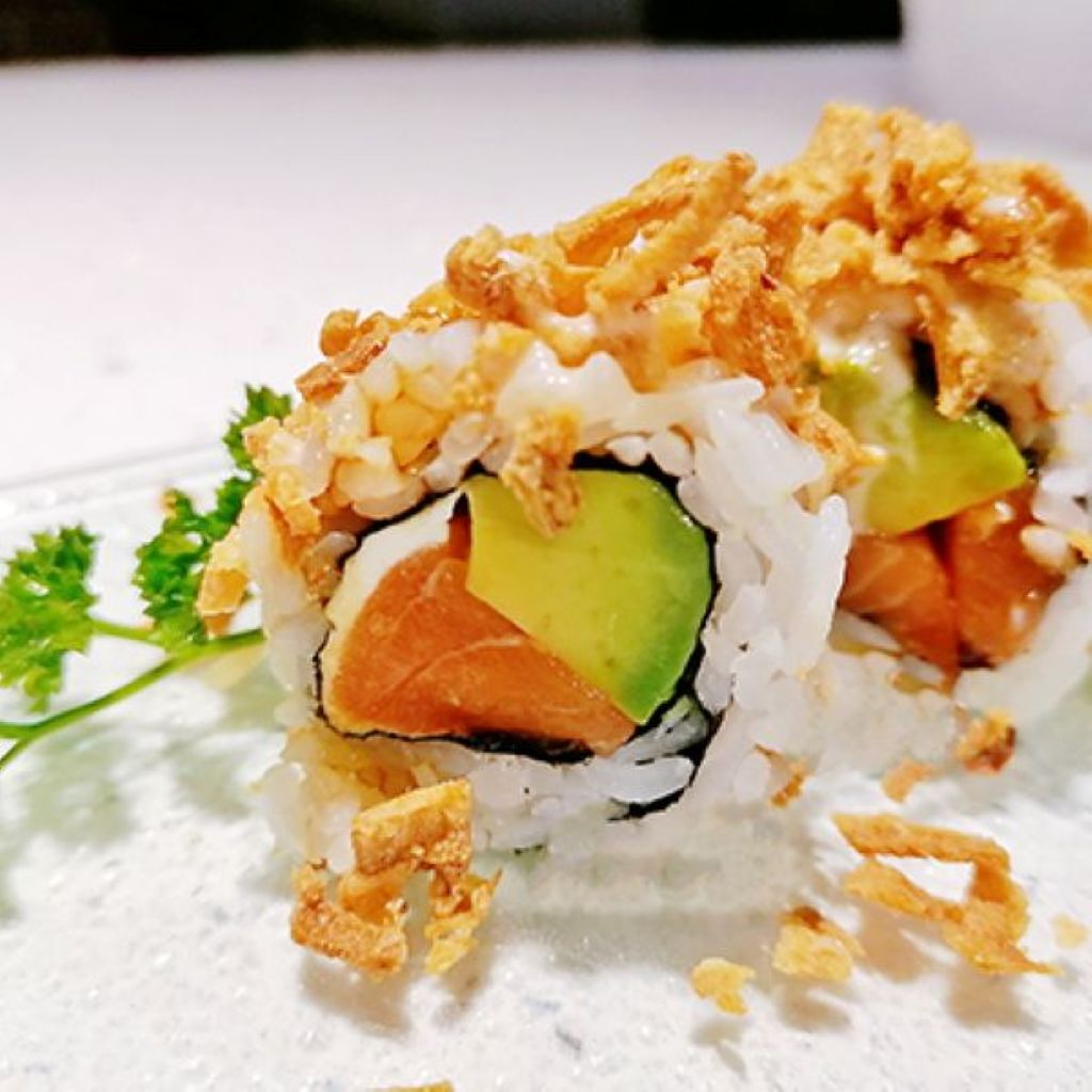 Salmon Y Aguacate Roll 8uds